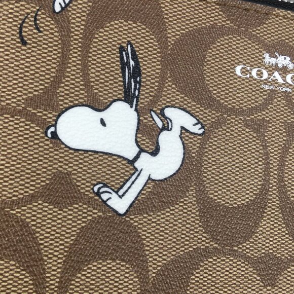 Coach X Peanuts Corner Zip Wristlet Wallet With Snoopy & Woodstock - Picture 7 of 11